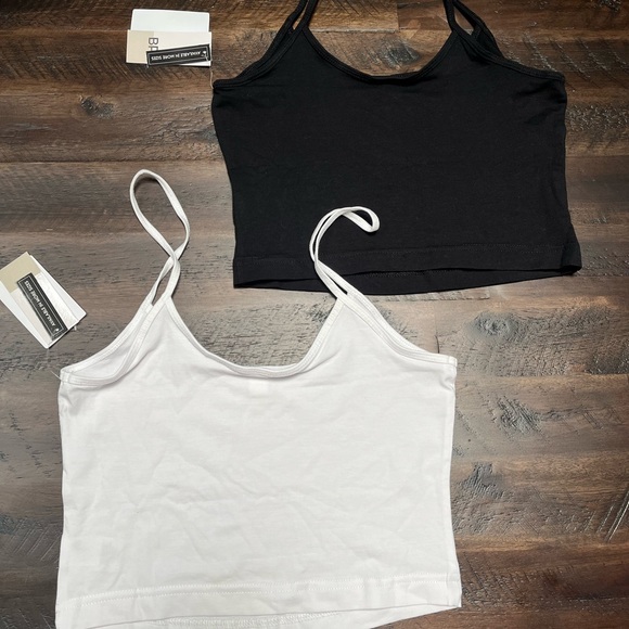 Cropped tanks - Picture 3 of 3